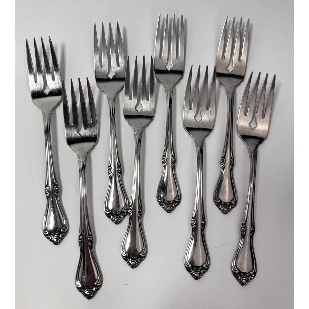 Oneida SSS Celebrity 48 Pc Stainless Steel  (8) 5 Pc Place Settings - Excellent